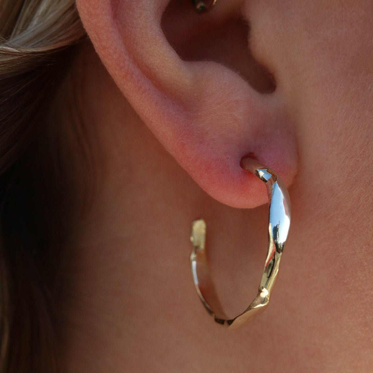 gold hoop earrings - Carved collection