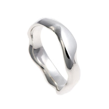 The narrow carved band is handmade in Platinum and measures 4mm at its widest point. Perfect for those who prefer a thinner, more understated band.