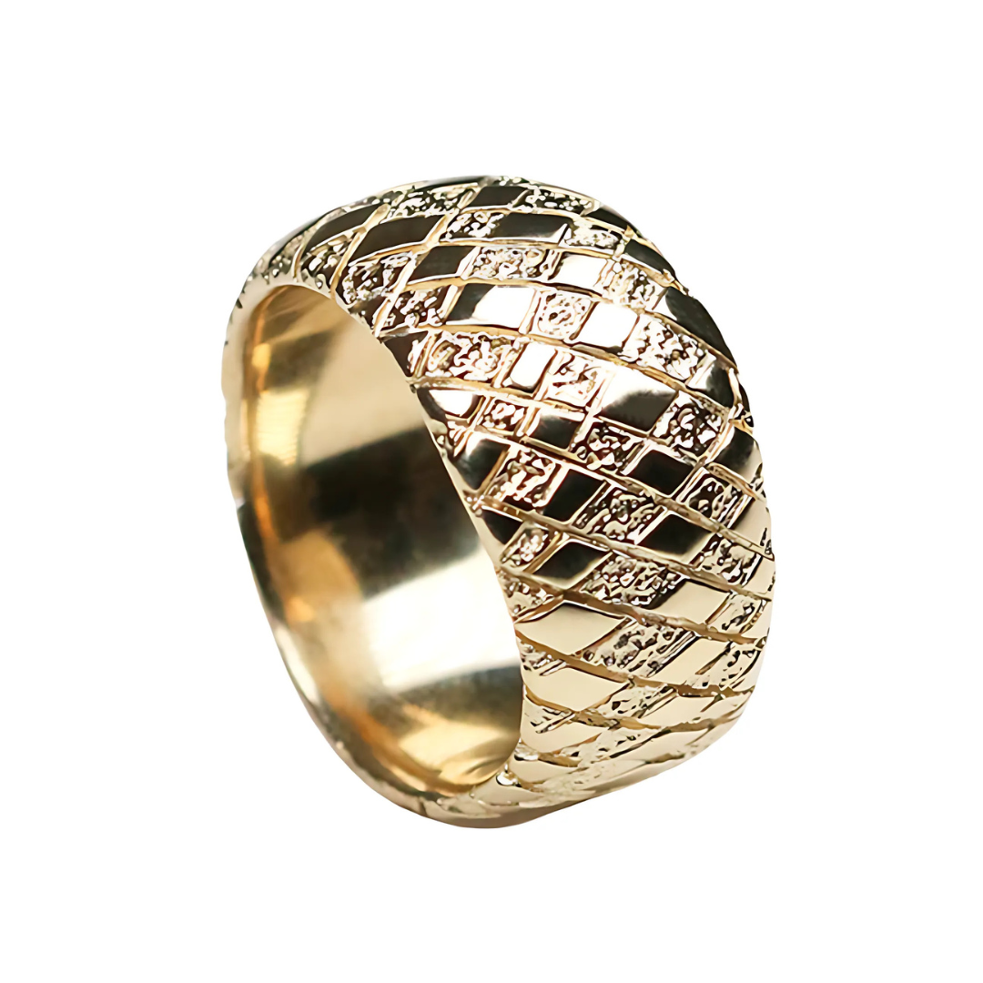 Chequered 9ct Yellow Gold Curved Ring