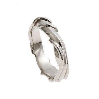This exquisite wedding band is crafted in 9ct white gold and features a 5mm wide band adorned with an intricate vine-inspired design. The polished finish enhances the sleek, modern look of the white gold, making it a timeless piece suitable for any occasion.