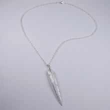 Feather pendant necklace