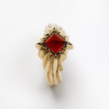 Forest 9ct Gold Garnet Ring