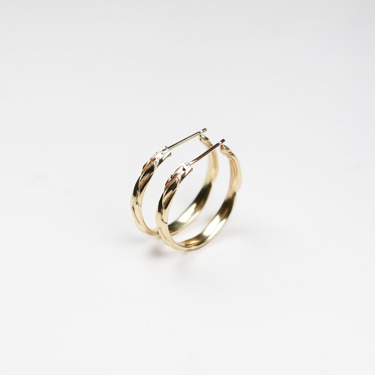 Forest 9ct Gold Medium Hoop Earrings