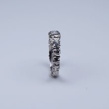 The Luna Platinum solitaire is hand carved and set with a beautiful 0.25pt princess cut diamond. 