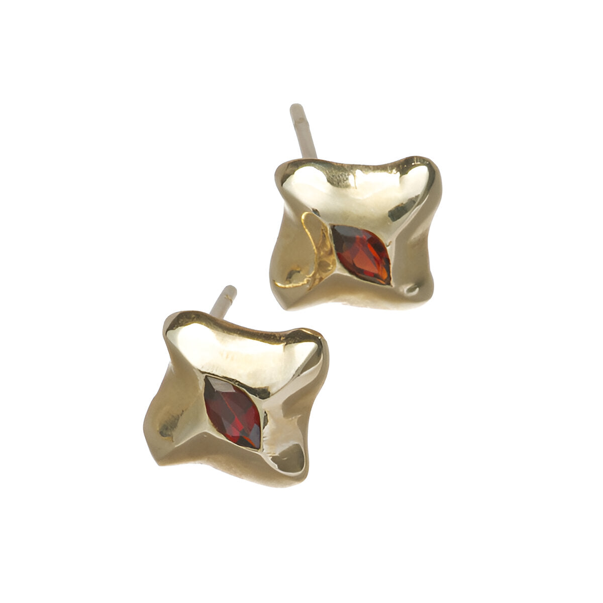 The earrings features a central marquise garnet set in 9ct gold.