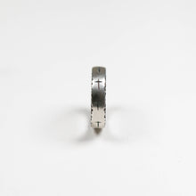 Trinity Silver narrow band with inlaid cross detail measuring 4.5mm in width.