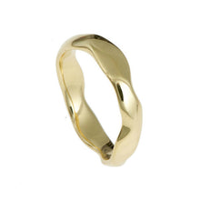 yellow gold 4mm width band